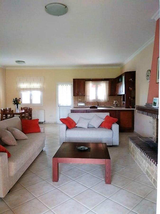 Lonelia'S Family Homes Лефкими Екстериор снимка
