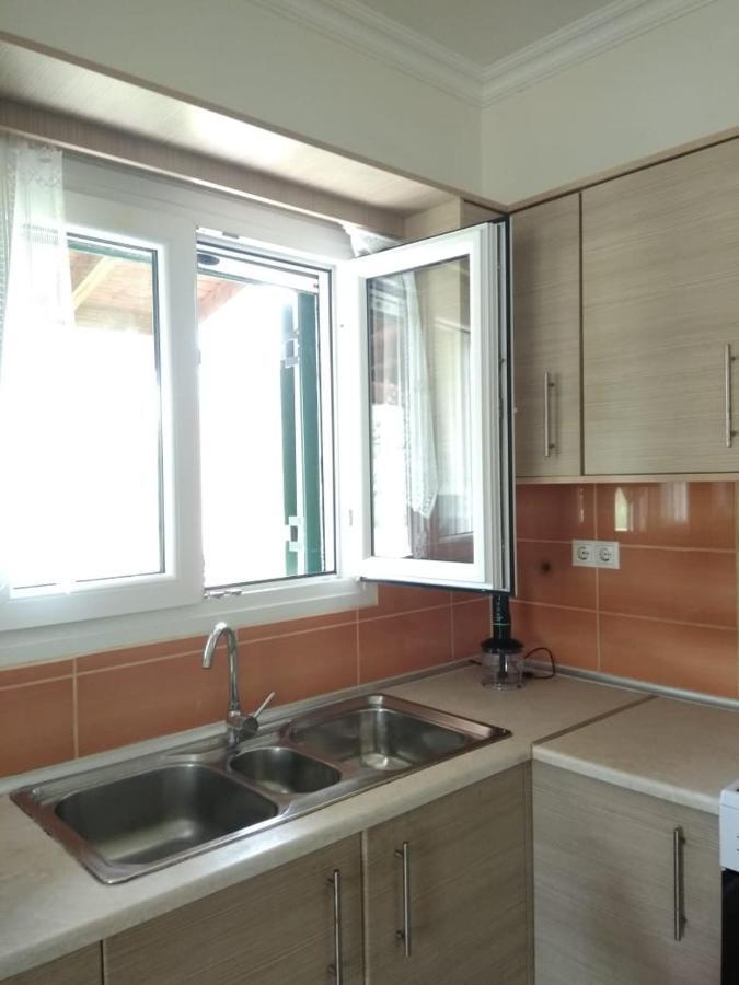 Lonelia'S Family Homes Лефкими Екстериор снимка